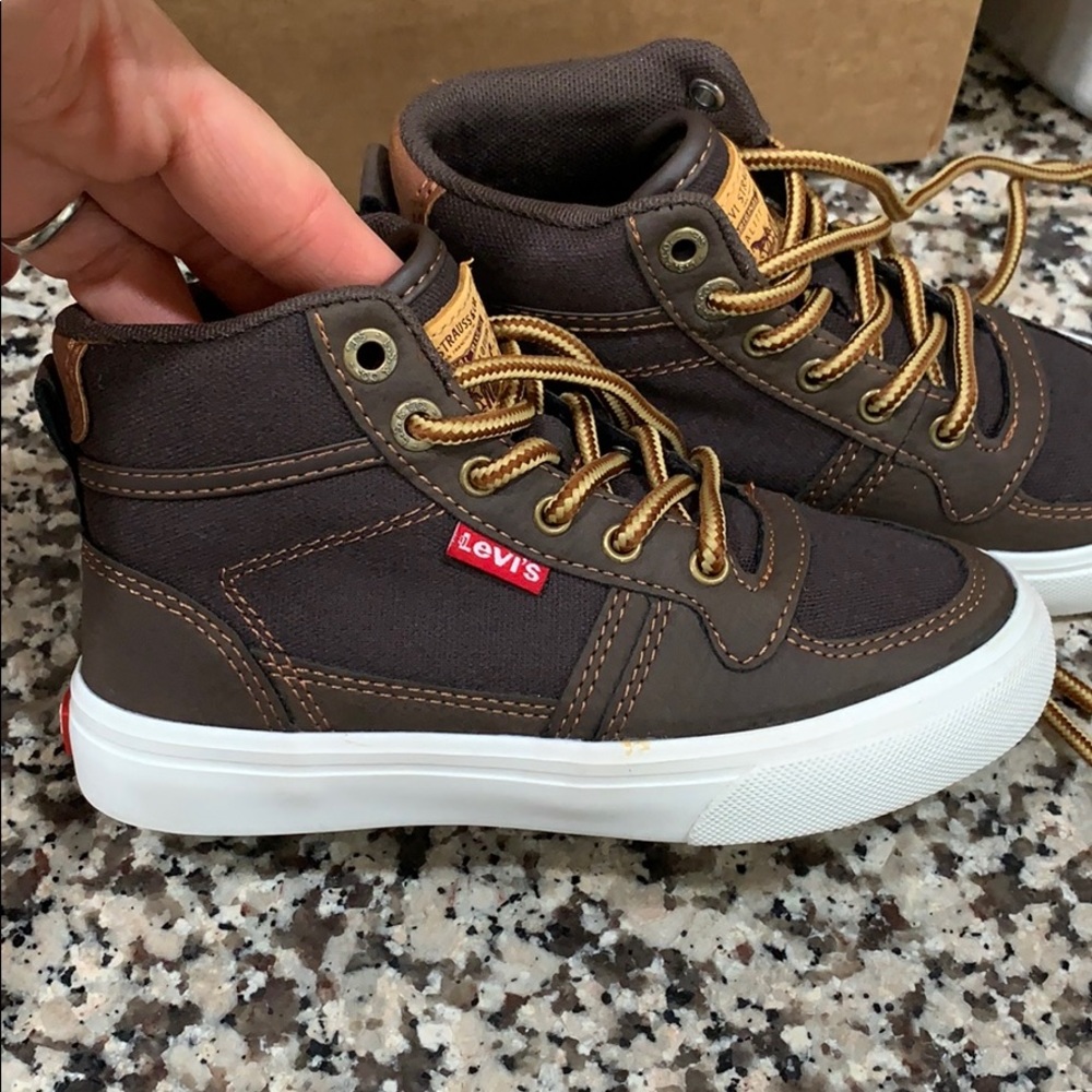 Brand new sneaker/boots